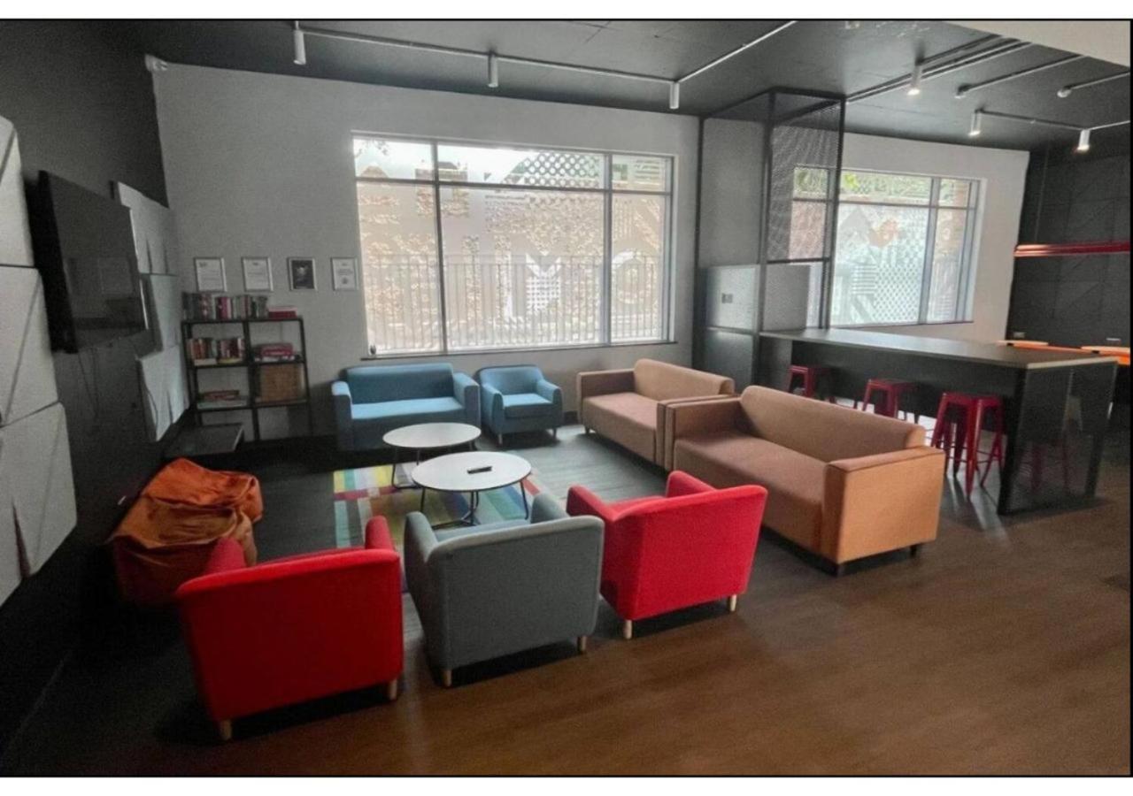 Ferienwohnung Joivy Affordable Dublin Thomas Street - Adults Only Exterior foto