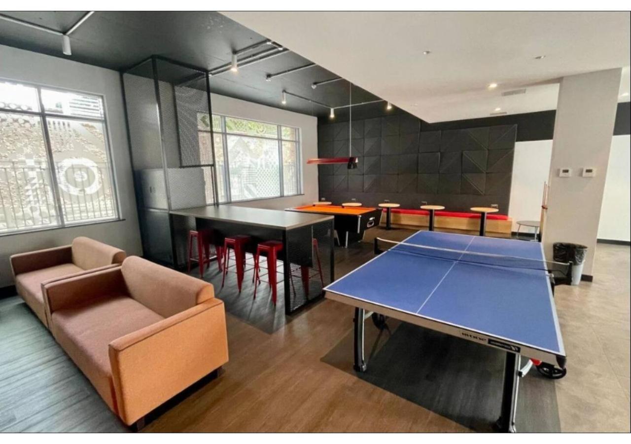 Ferienwohnung Joivy Affordable Dublin Thomas Street - Adults Only Exterior foto