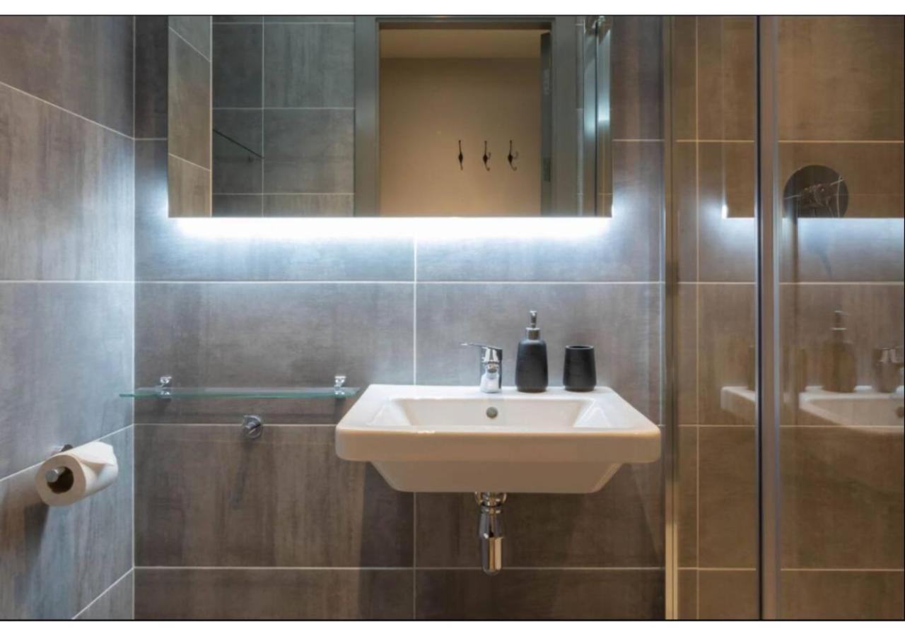 Ferienwohnung Joivy Affordable Dublin Thomas Street - Adults Only Exterior foto